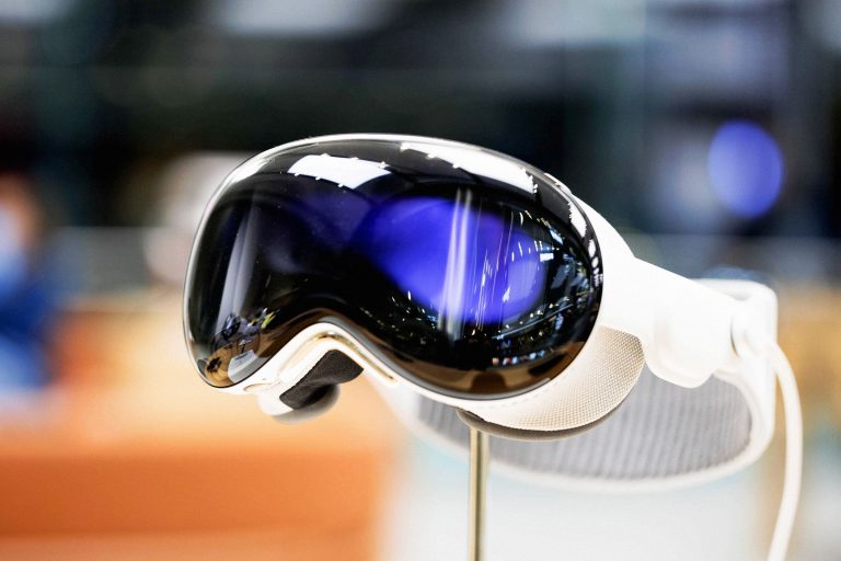 This Startup Wants to Put Its Brain-Computer Interface in the Apple Vision Pro